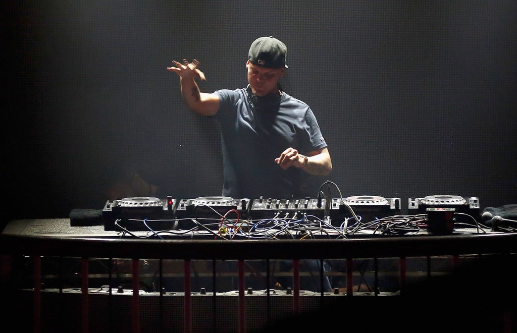 AVICII-COLABORACIONES