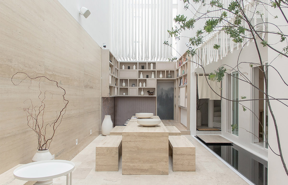 RyoKan-Hotel-Lobby