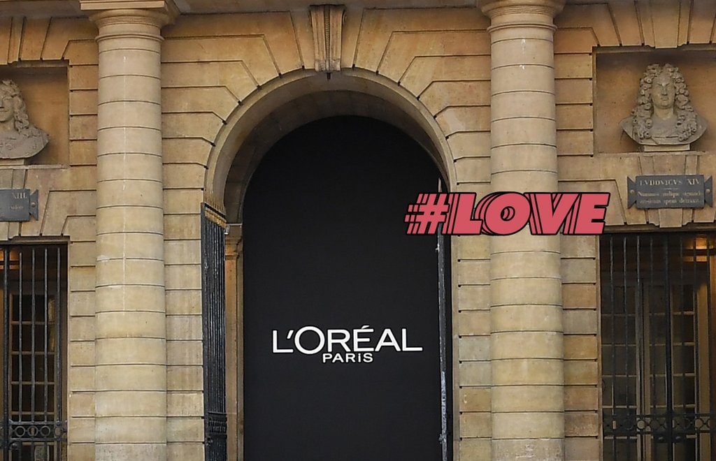 "Le Defile L'Oreal Paris" : Runway - Paris Fashion Week - Womenswear Spring Summer 2020