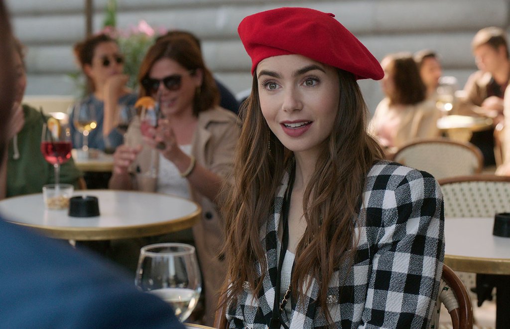 Emily-In-Paris-de-Lily-Colins.jpg