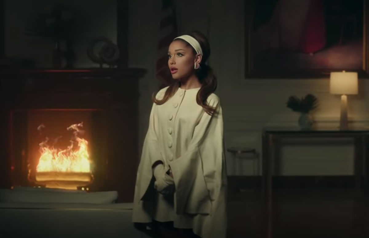 Todos los looks de lujo de Ariana Grande como presidenta en "Positions"