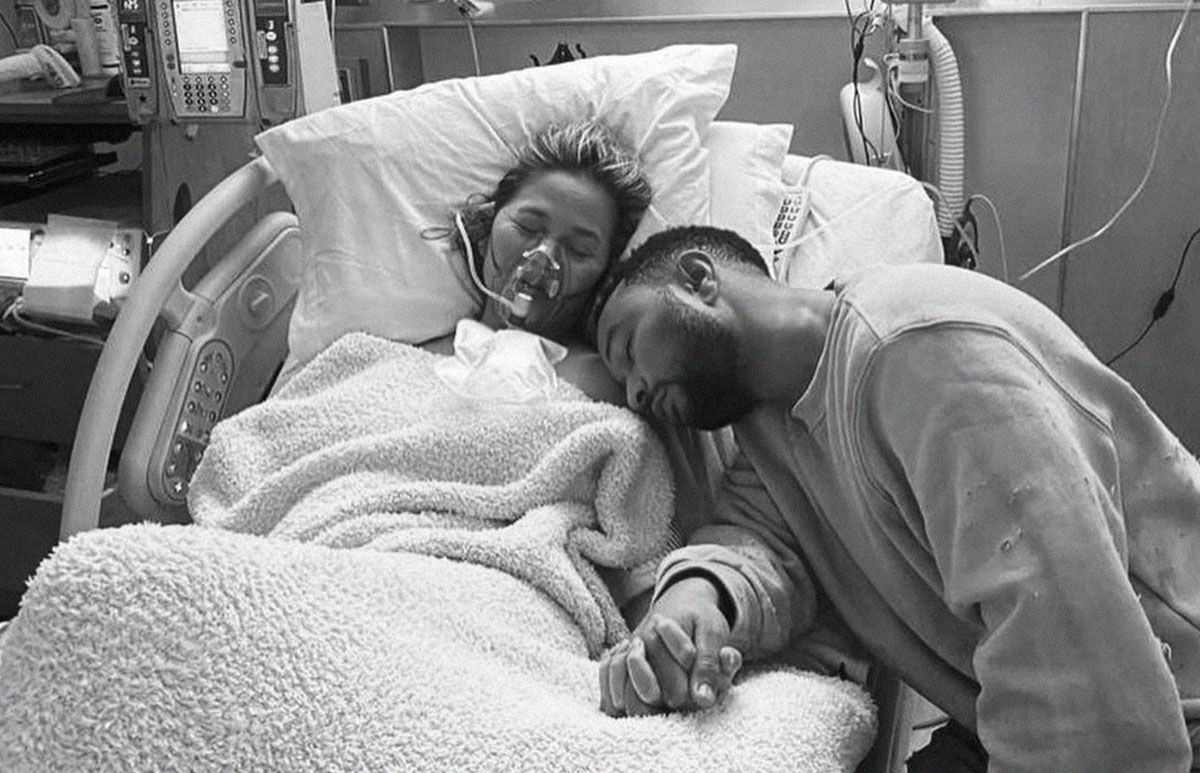 Chrissy Teigen perdió a su bebé y lo comparte con una imagen devastadora