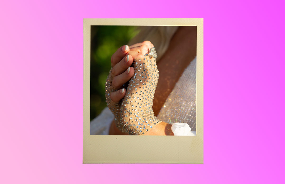 paris-hilton-ring-eng.jpg