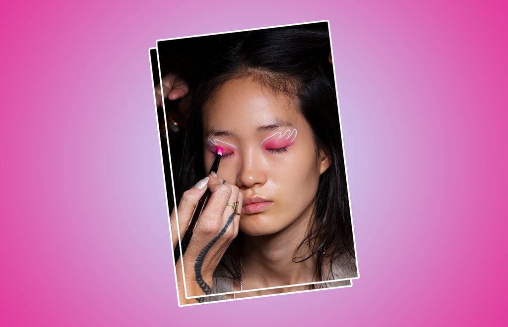 ANNASUIs20-sombras-pliegues-aplicar-eyeshadow-paleta-maquillaje-brochas-primer.jpg