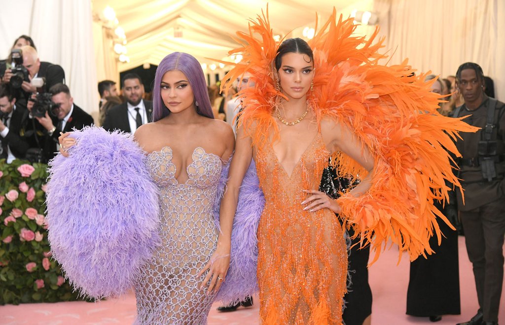 plan asientos falso met gala controversia