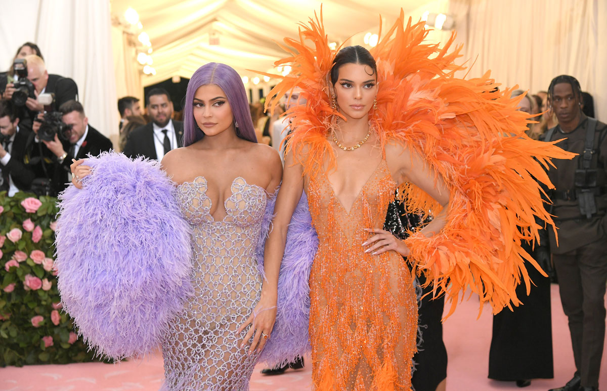 plan asientos falso met gala controversia