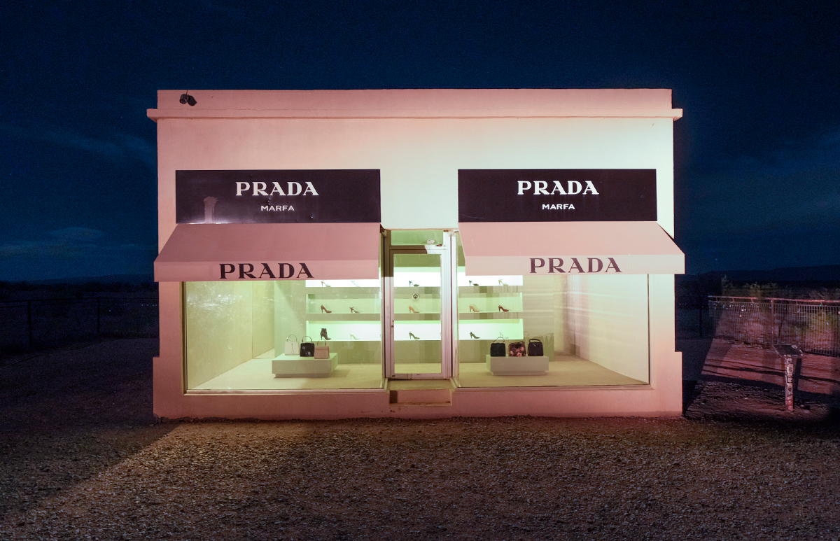 Prada Marfa tienda desierto