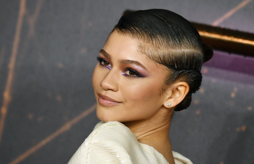 ZENDAYA-eye lighting-sombras-ojo-lagrimal-maquillaje-tecnica.jpg