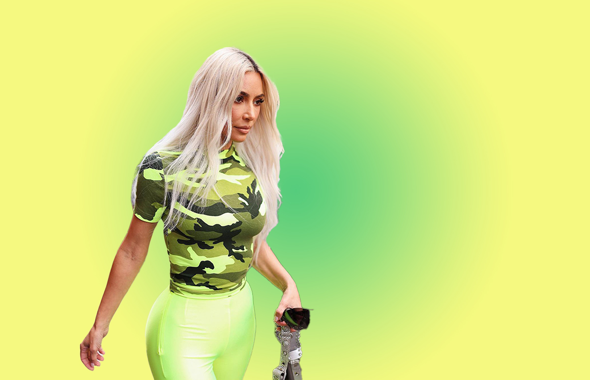 kim-karsahian-look-verde-neón-parís1.jpg