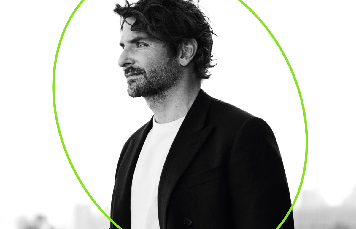 louis vuitton reloj tambour twenty bradley cooper embajador