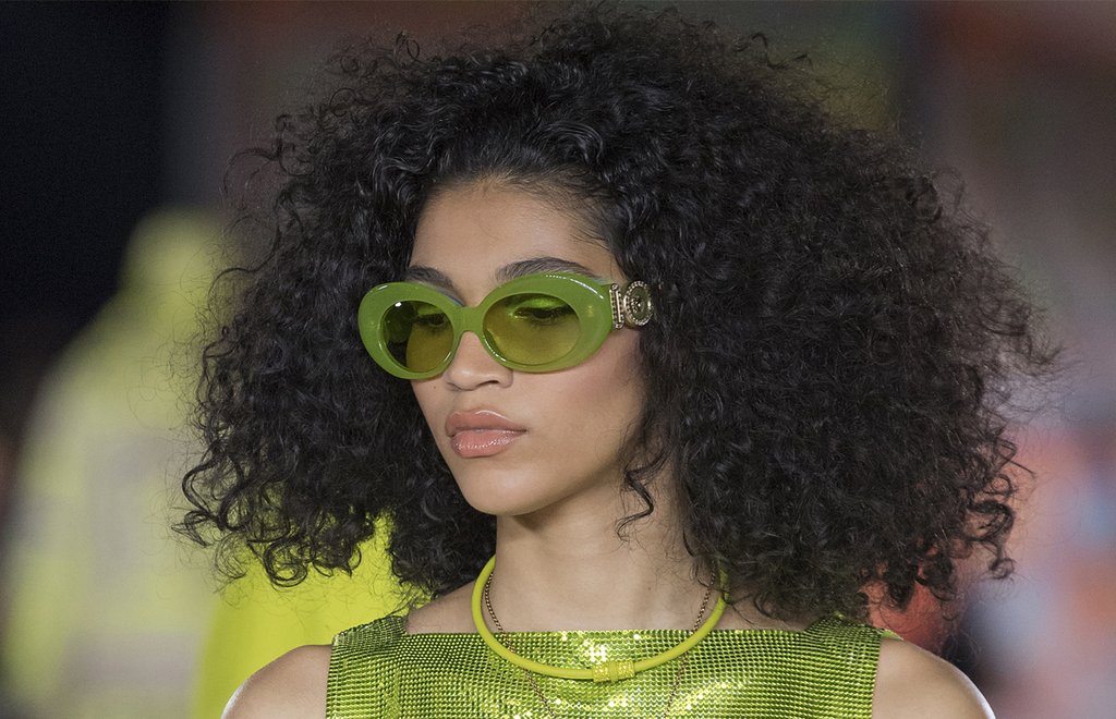 VERSACEs22-pelo chino-pelo rizado-chinos-rizos-cabello-shampoo-acondicionador-mascarilla.jpg