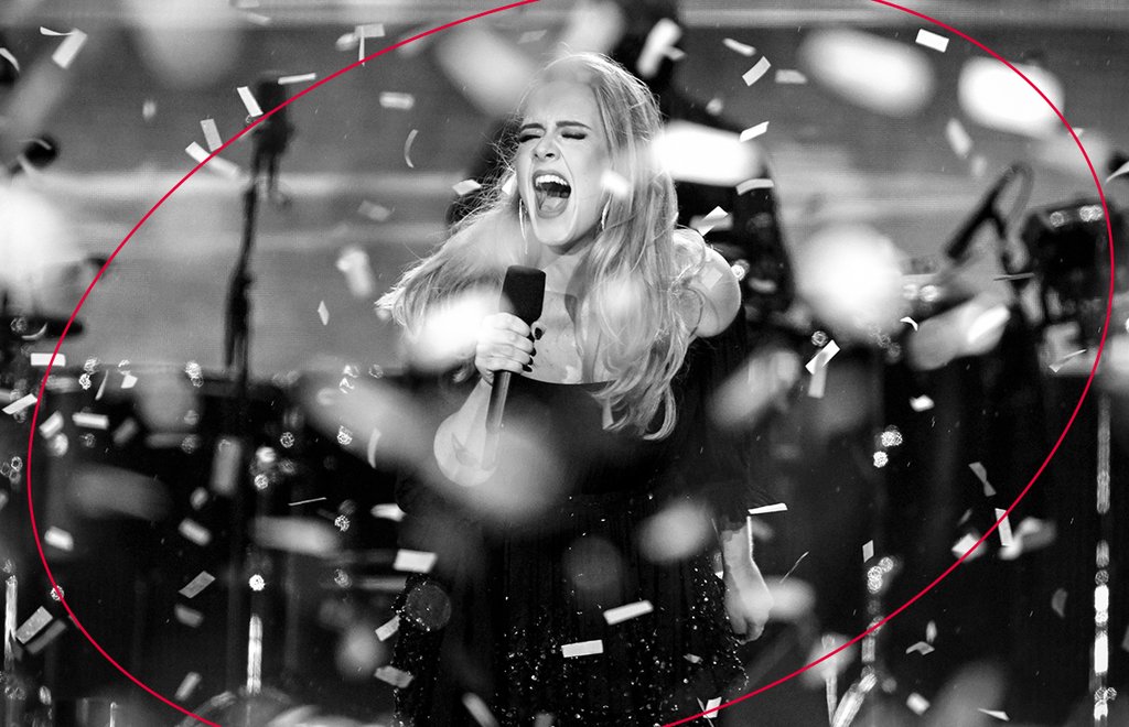 Adele hace un truco de desaparición en su residencia en Las Vegas y sus fans quedan sorprendidos.