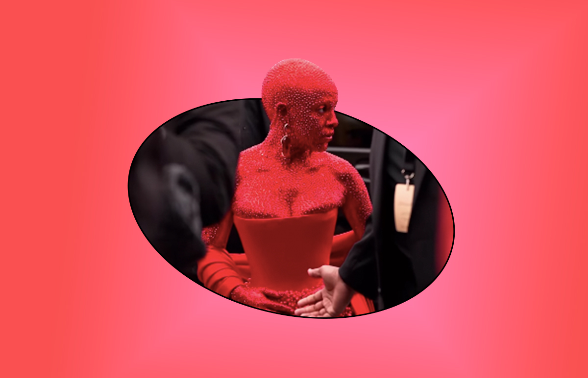DOJA-CAT-CRISTALES-SWAROVSKI-SCHIAPARELLI.jpg