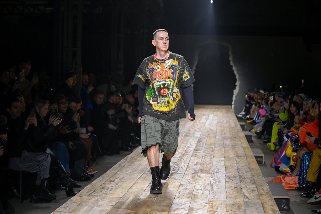 jeremy scott termina contrato se va moschino