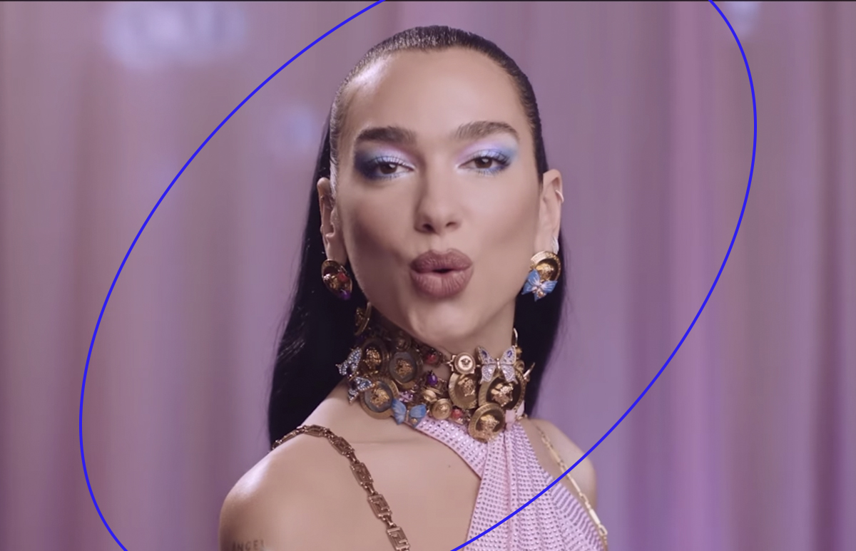 dua-lipa-canción-barbie-colección-versace.jpg