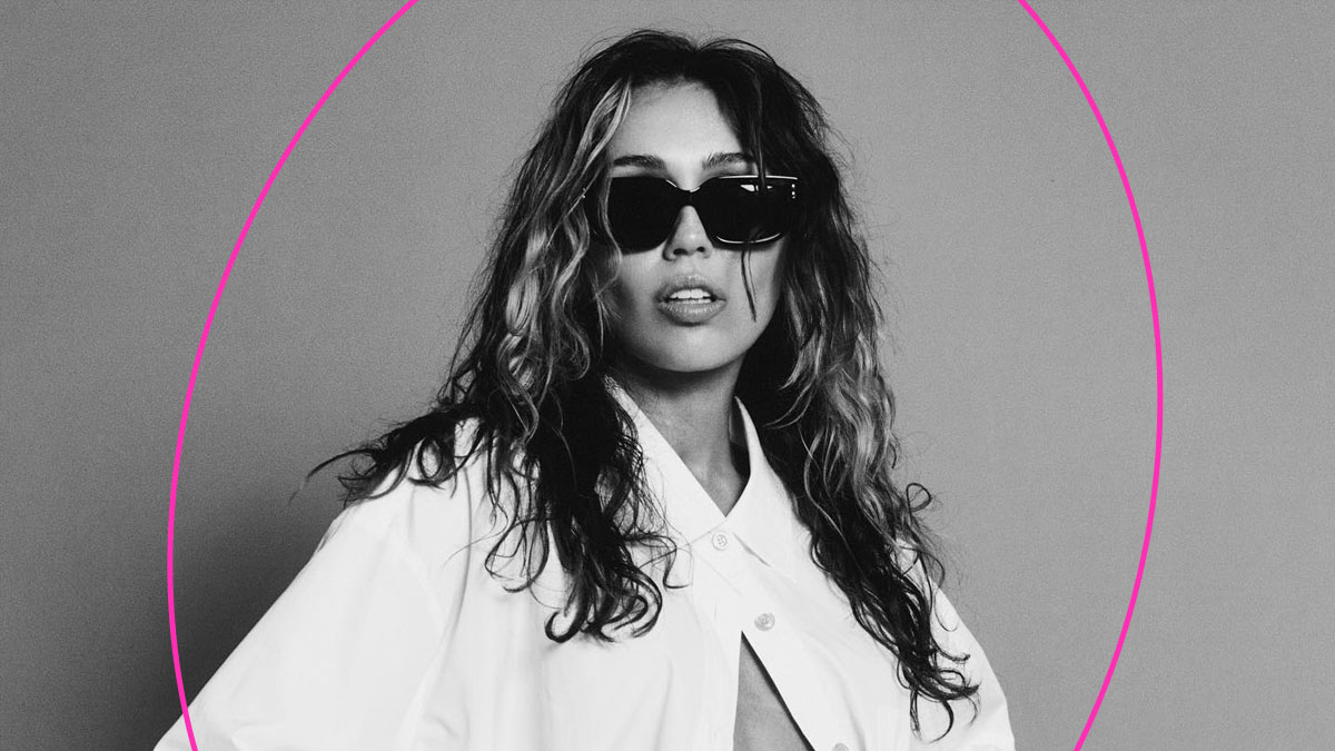 Miley Cyrus eligió estrenar "Used To Be Young" por tres importantes razones, dos de ellas tienen que ver con Liam Hemsworth.