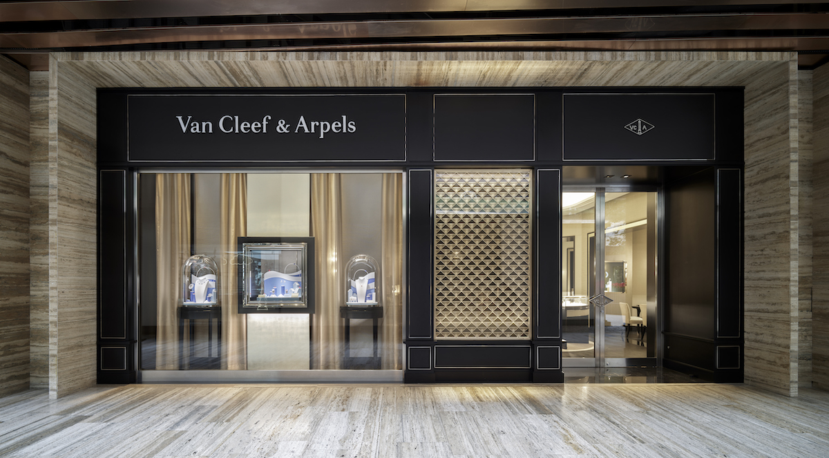 Nueva boutique de Van Cleef & Arpels en Artz Pedregal, México.