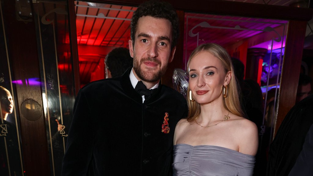 Sophie Turner y Peregrine Pearson celebran juntos el Año del Dragón