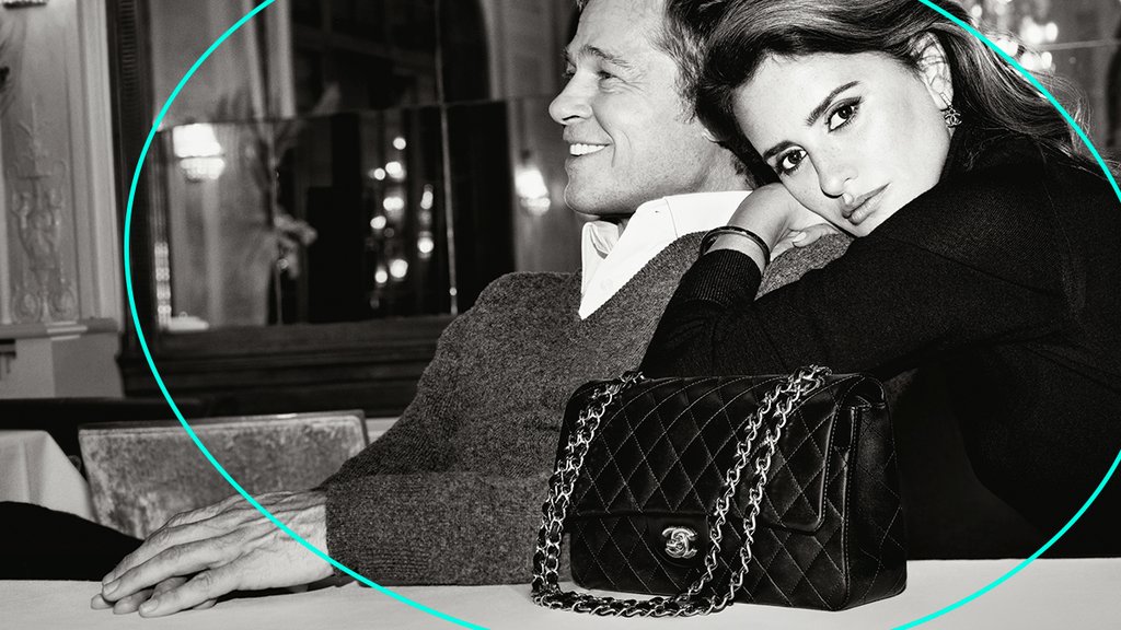 Chanel presenta su campaña de bolsos protagonizada por Brad Pitt y Penélope Cruz