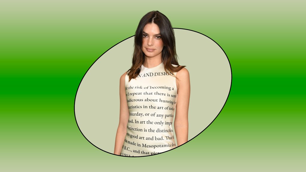 Emily Ratajkowski vestido filosófico