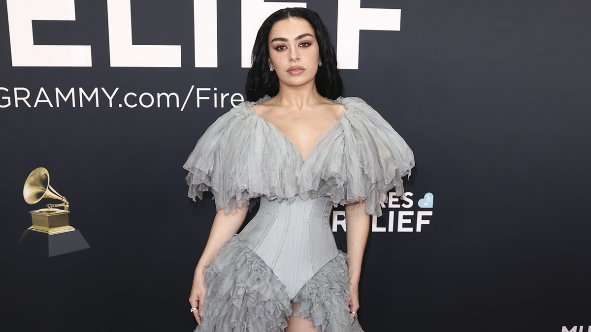 charli-xcx-grammys-look