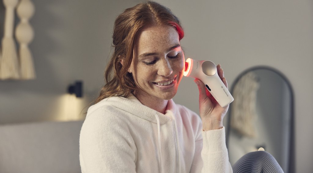 TheraFace_PRO_LED Red & Percussive Therapy_03.jpg