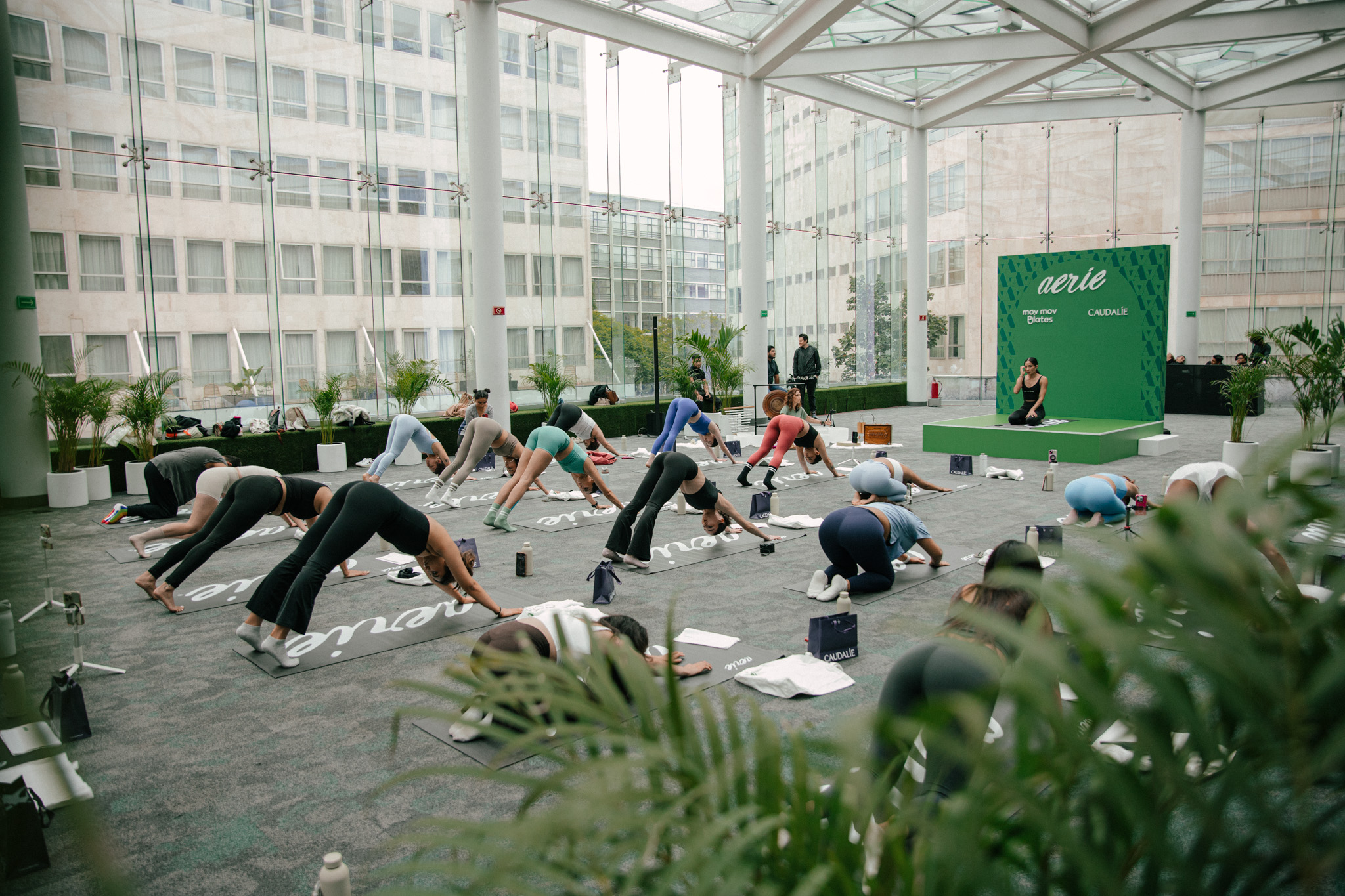 aerie-look-dia-internacional-yoga