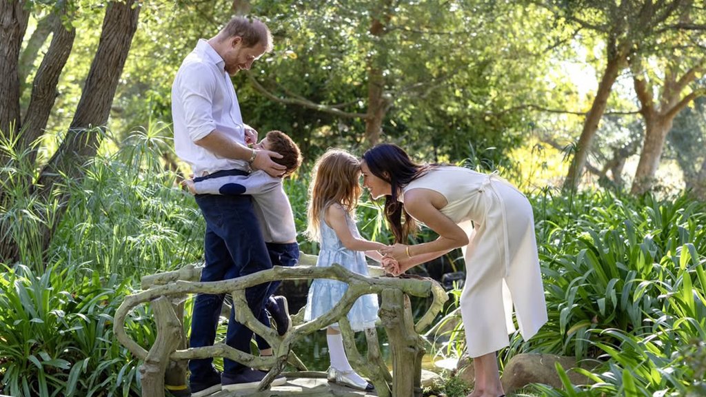 meghan-markle-lilibet-postal-navidad.jpg