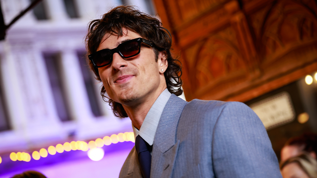 amigos-jacob-elordi-alfombra-roja.jpg