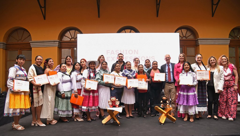 fashion expressions queretaro guillermo jester prada.jpg