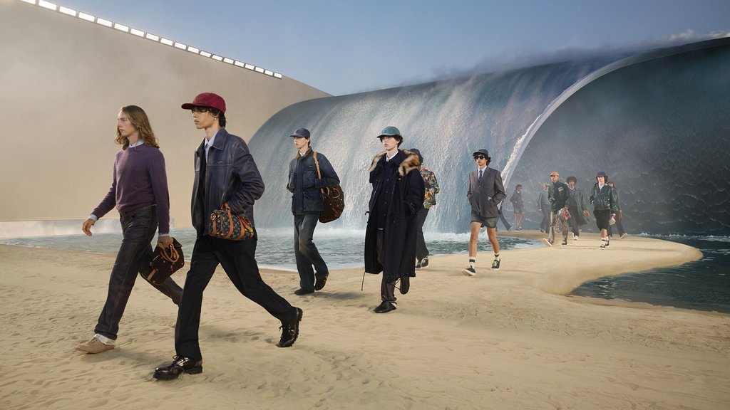 LOUIS-VUITTON-MENrsquoS-SPRING-SUMMER-EMPTY-SET-FINALE-1.jpg